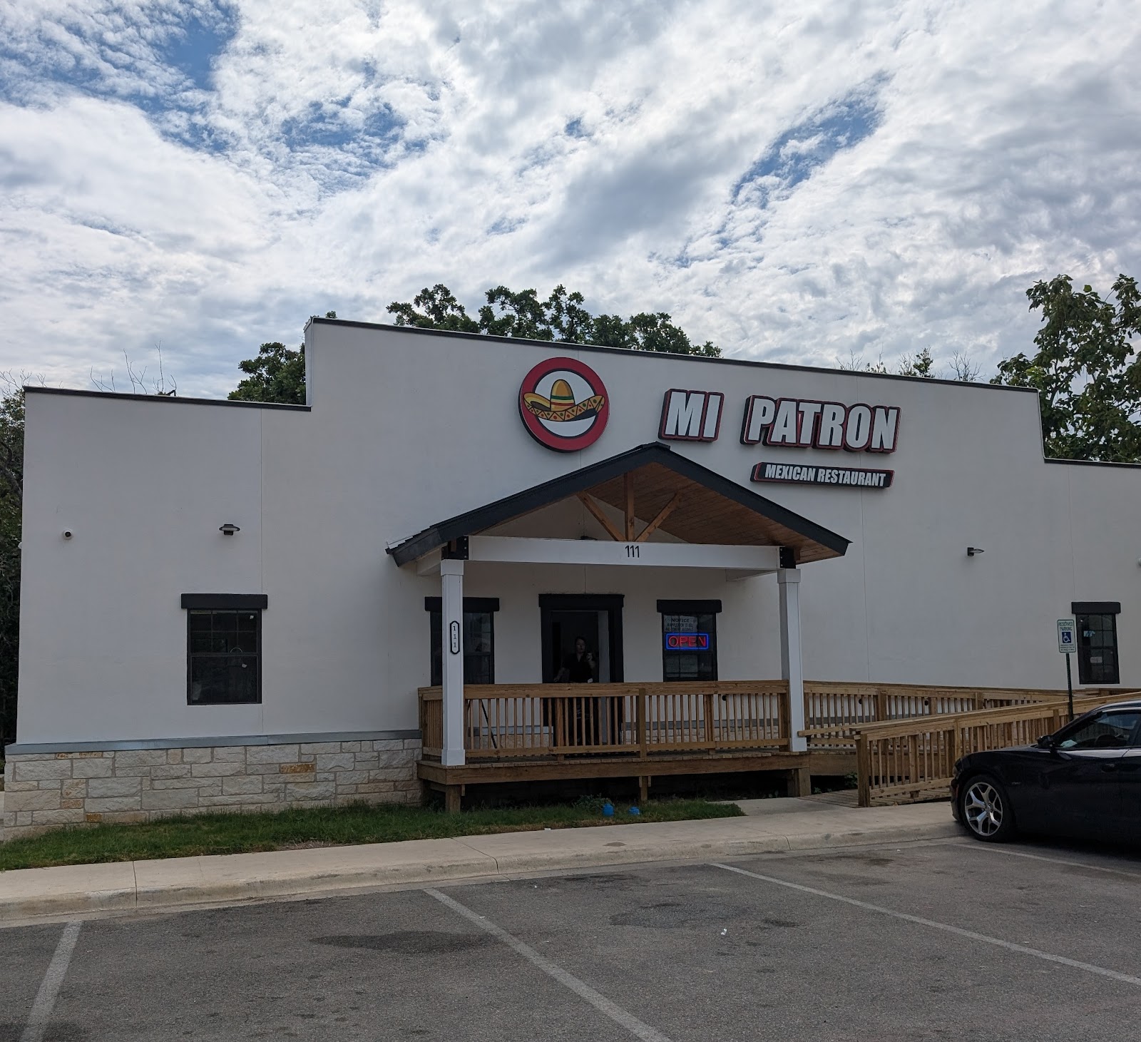 Mi Patron Mexican Restaurant storefront in San Marcos, TX